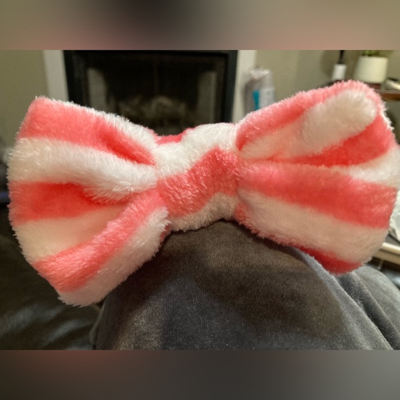 Soft and stretchy headband in pink/white stripes - Picture 1 of 3